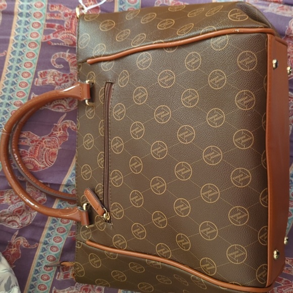 Adrienne Vittadini Purse - Picture 2 of 4